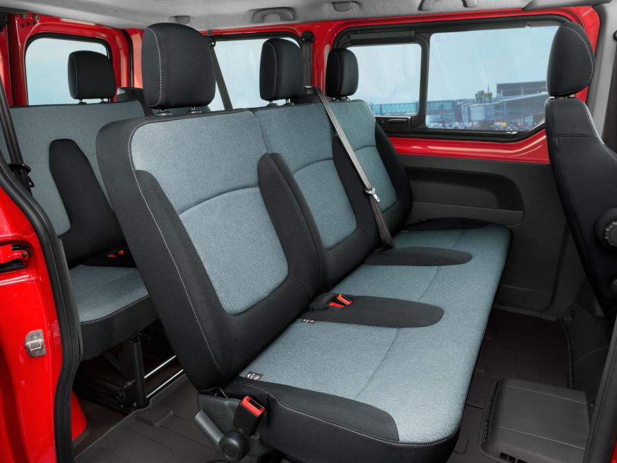  Opel Vivaro Combi 2014 года  (фото 3 из 3)